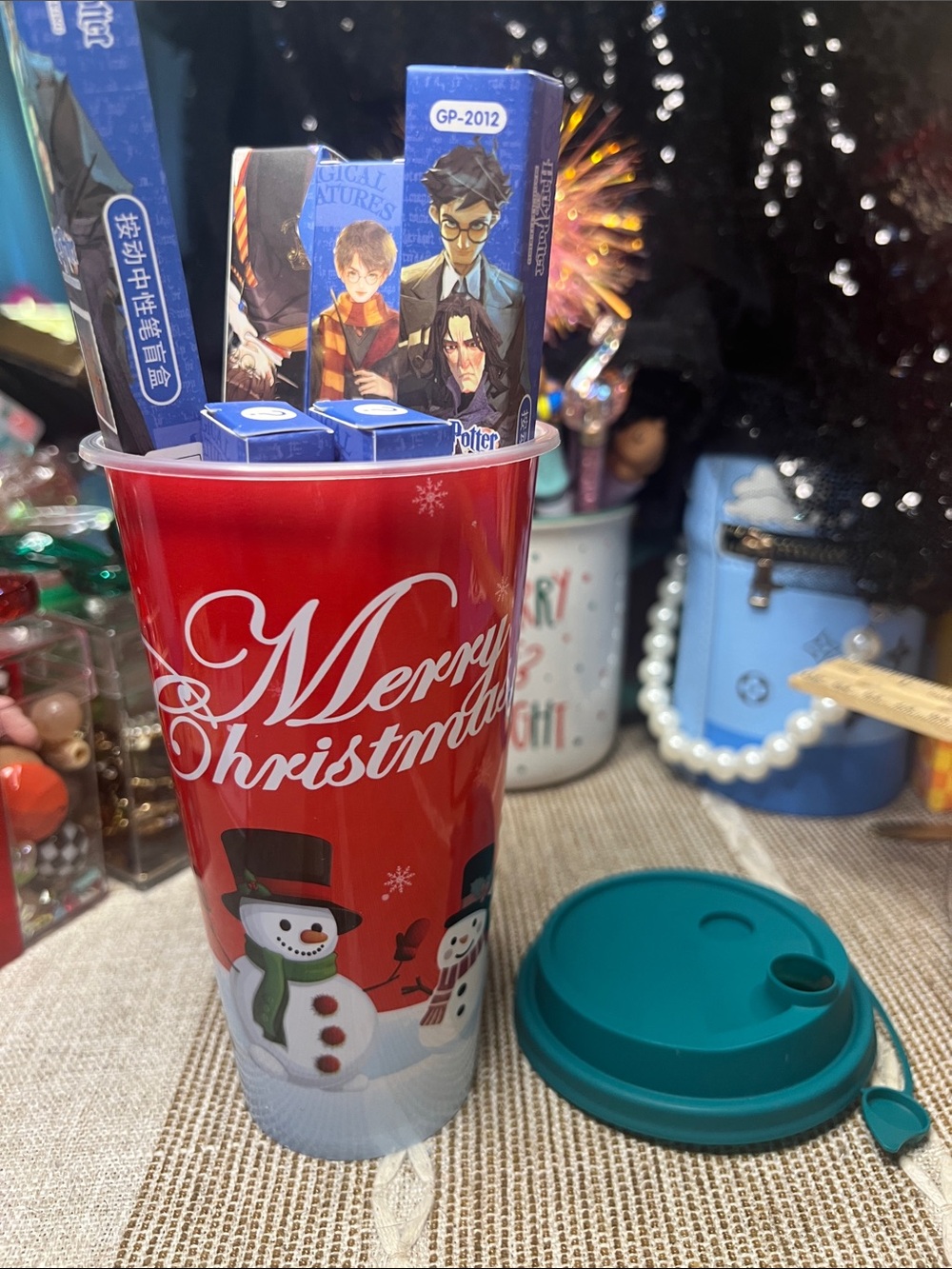 6 Harry Potter mystery pens with/cup